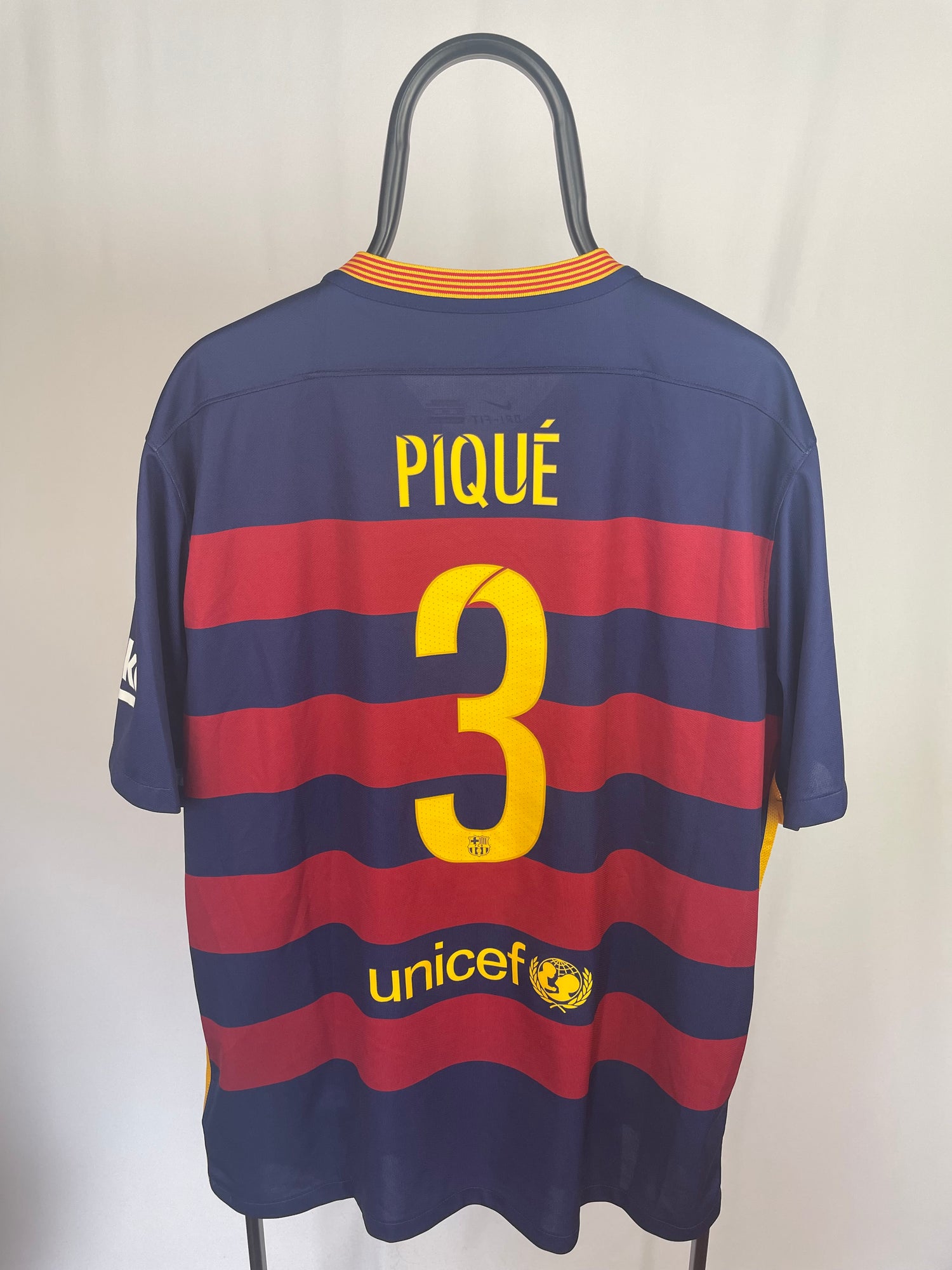 Gerard Piqué Barcelona 15/16 home shirt - XXL