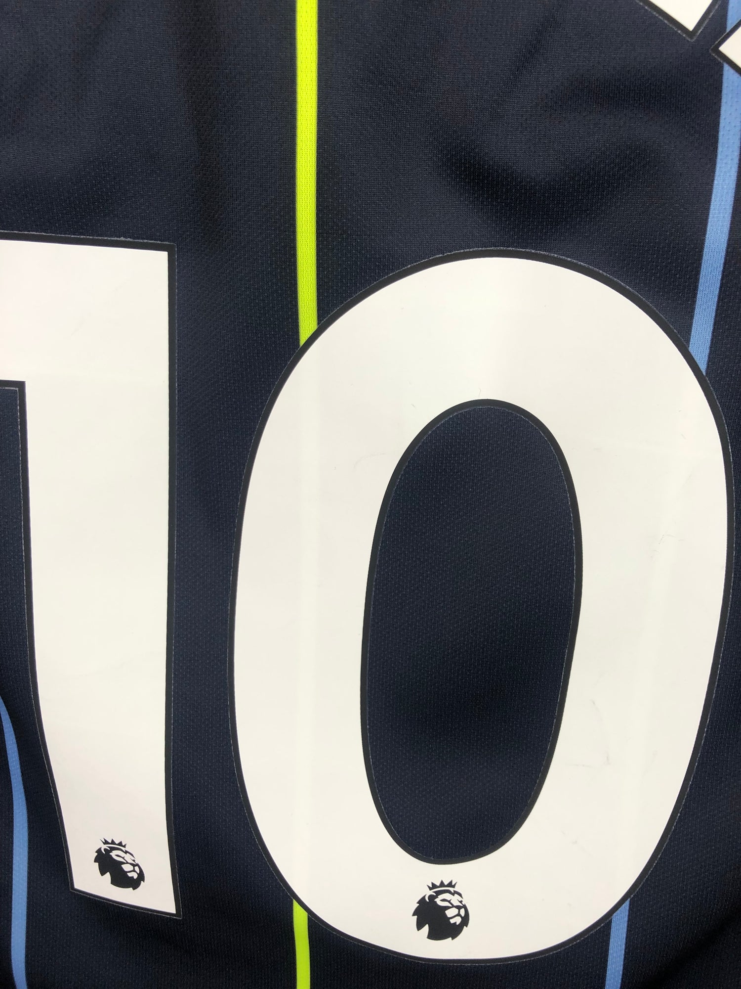 Sergio Kun Agüero Manchester City 18/19 Away Shirt - S